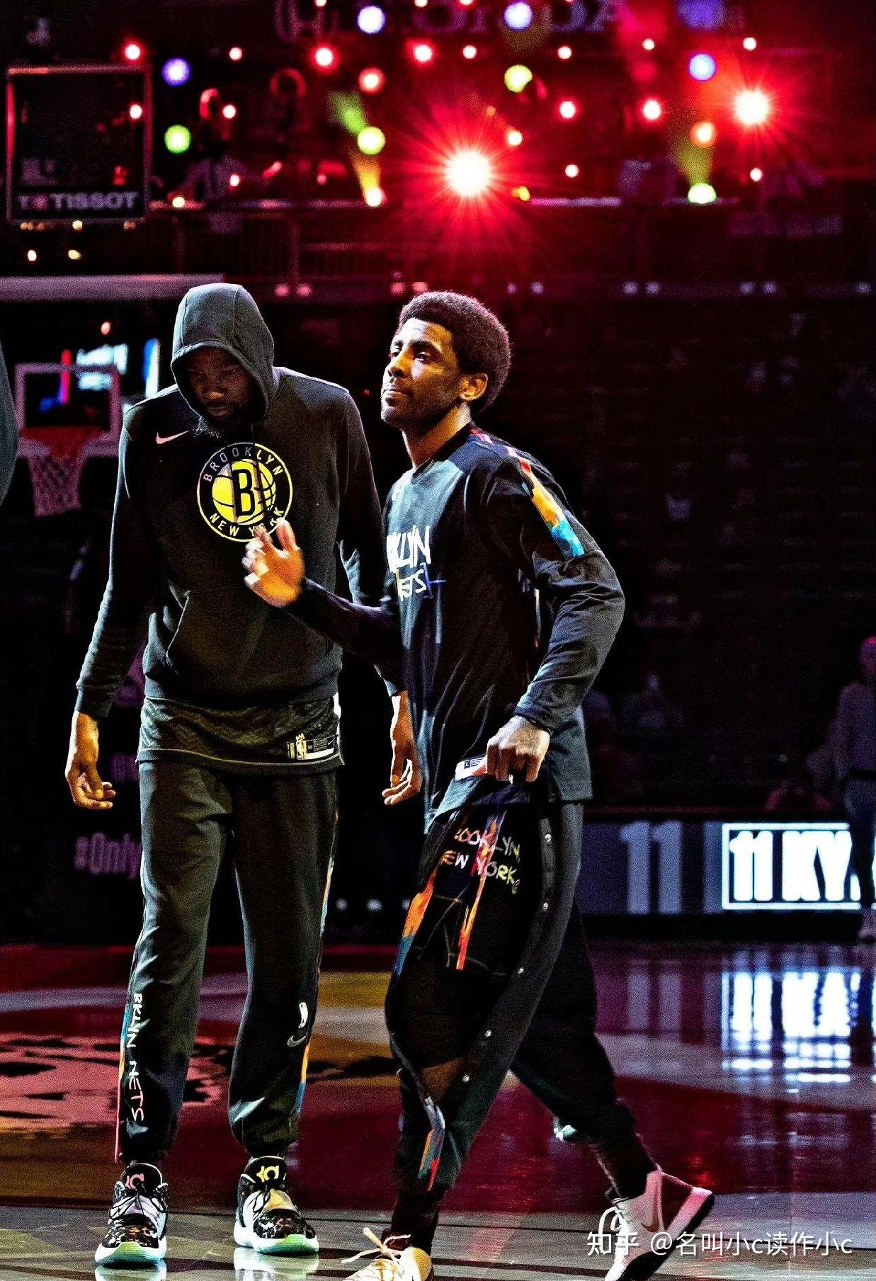 她则更多依 她则更多依