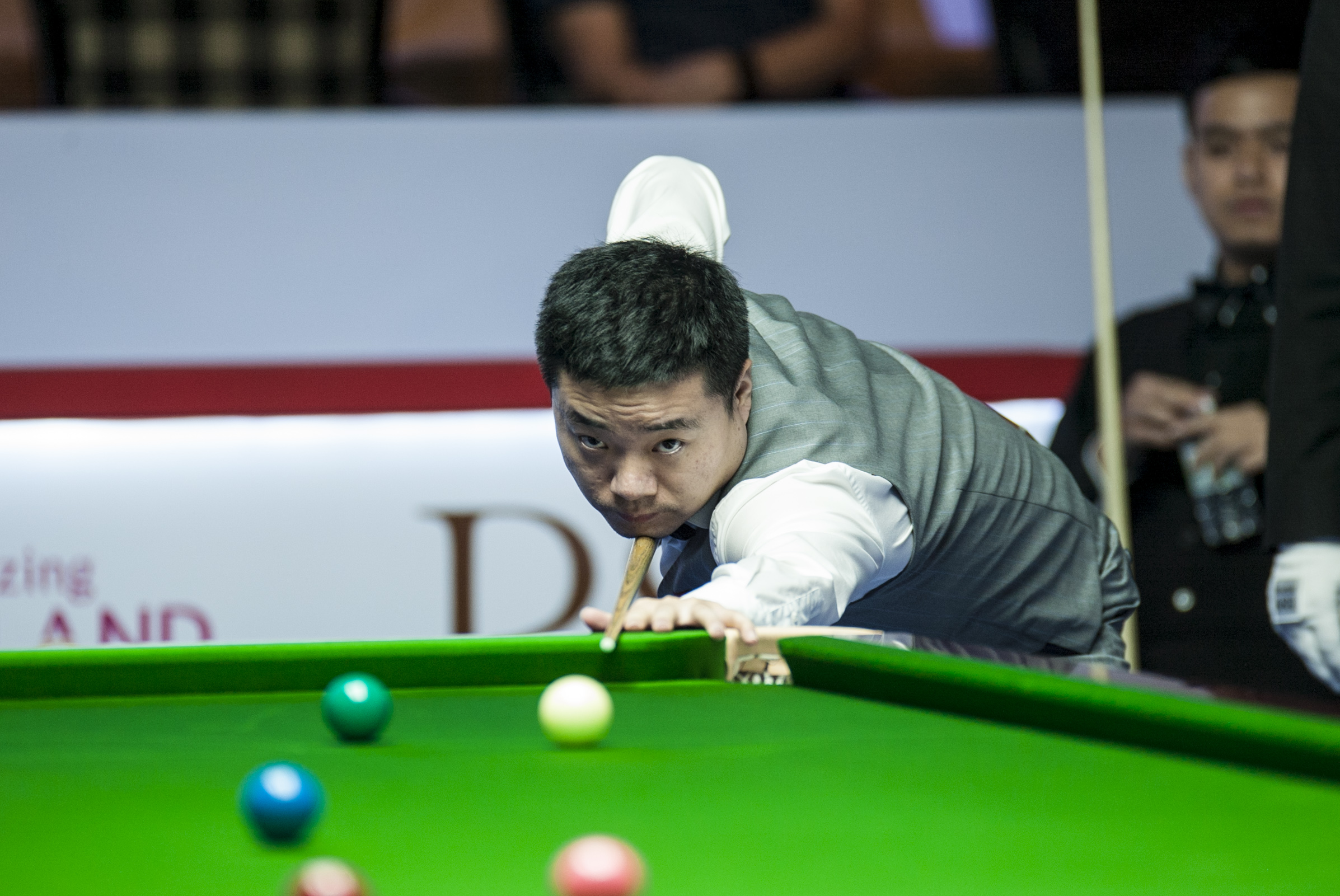 康宁汉姆三 康宁汉姆三